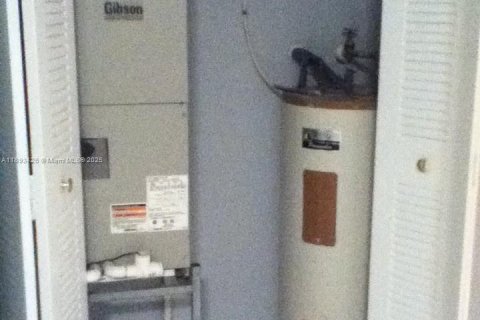 Copropriété à louer à Doral, Floride: 1 chambre, 75.25 m2 № 1945501 - photo 6