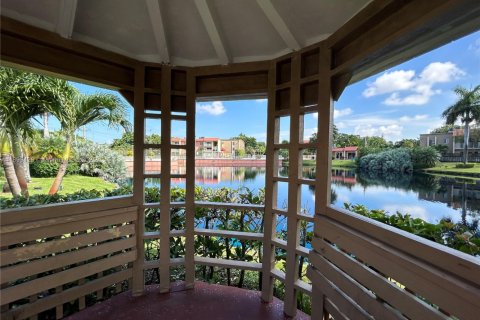 Copropriété à louer à Doral, Floride: 1 chambre, 75.25 m2 № 1945501 - photo 15