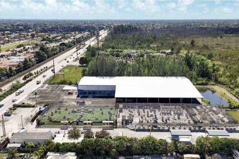 Immobilier commercial à vendre à Miami, Floride № 2037973 - photo 3
