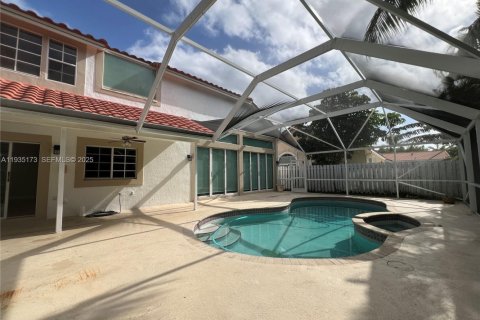 Villa ou maison à louer à Weston, Floride: 3 chambres, 190.17 m2 № 1993322 - photo 2