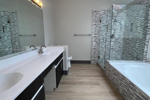 Villa ou maison à louer à Weston, Floride: 3 chambres, 190.17 m2 № 1993322 - photo 10