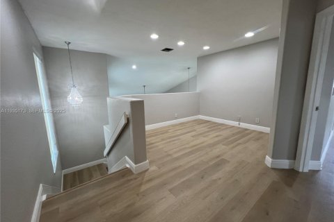 Villa ou maison à louer à Weston, Floride: 3 chambres, 190.17 m2 № 1993322 - photo 5