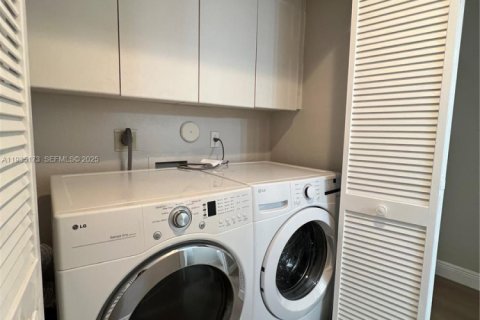 Villa ou maison à louer à Weston, Floride: 3 chambres, 190.17 m2 № 1993322 - photo 17