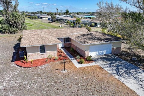 House in Rotonda, Florida 3 bedrooms, 114.36 sq.m. № 2092425
