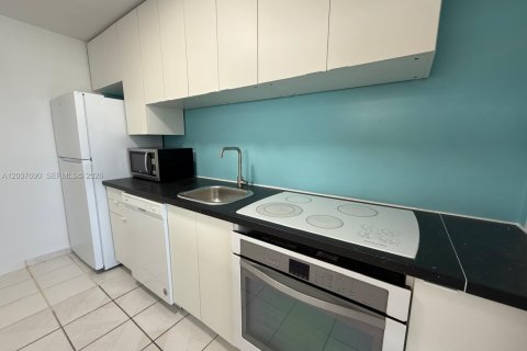 Apartment in Miami Beach, Florida 1 bedroom, 73.02 sq.m. № 2076567 - photo 2