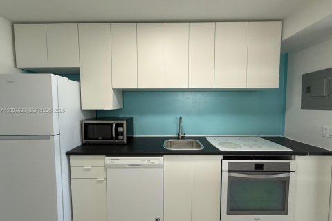 Apartment in Miami Beach, Florida 1 bedroom, 73.02 sq.m. № 2076567