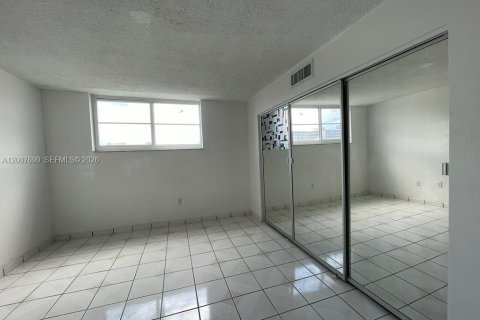 Apartment in Miami Beach, Florida 1 bedroom, 73.02 sq.m. № 2076567 - photo 8