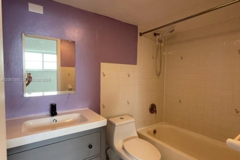 Apartment in Miami Beach, Florida 1 bedroom, 73.02 sq.m. № 2076567 - photo 10