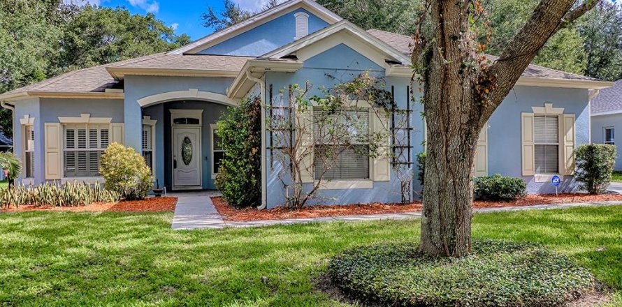 House in Apopka, Florida 4 bedrooms, 223.24 sq.m. № 1884053