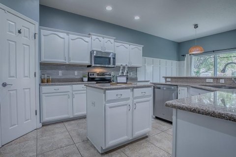 House in Apopka, Florida 4 bedrooms, 223.24 sq.m. № 1884053 - photo 20