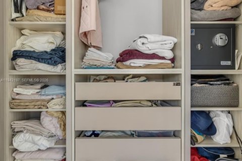 Снять в аренду кондоминиум в Майами, Флорида 3 спальни, 193.33м2, № 2002677 - фото 29