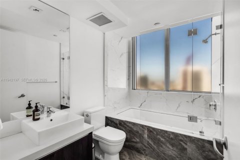 Снять в аренду кондоминиум в Майами, Флорида 3 спальни, 193.33м2, № 2002677 - фото 16