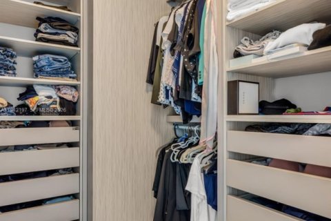 Снять в аренду кондоминиум в Майами, Флорида 3 спальни, 193.33м2, № 2002677 - фото 24