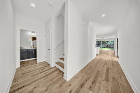 Townhouse in Tampa, Florida 4 bedrooms, 287.81 sq.m. № 1825065 - photo 6
