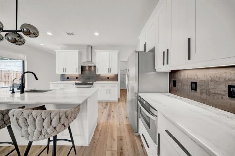 Townhouse in Tampa, Florida 4 bedrooms, 287.81 sq.m. № 1825065 - photo 23