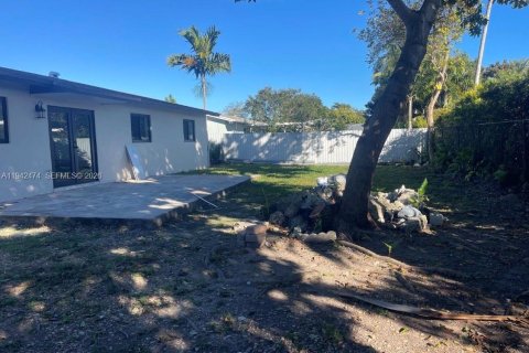 Villa ou maison à louer à Palmetto Bay, Floride: 4 chambres, 100.15 m2 № 2000072 - photo 4