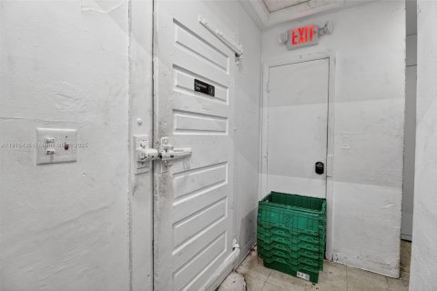 Купить коммерческую недвижимость в Майами, Флорида № 2082514 - фото 20