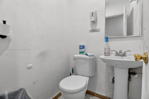 Купить коммерческую недвижимость в Майами, Флорида № 2082514 - фото 25