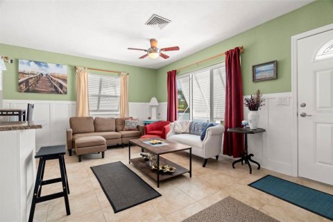 House in Clearwater, Florida 2 bedrooms, 85.19 sq.m. № 1909251 - photo 21