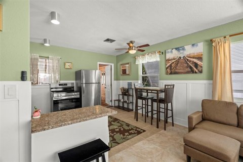 House in Clearwater, Florida 2 bedrooms, 85.19 sq.m. № 1909251 - photo 28