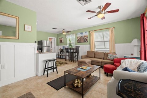 House in Clearwater, Florida 2 bedrooms, 85.19 sq.m. № 1909251 - photo 27