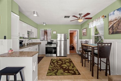 House in Clearwater, Florida 2 bedrooms, 85.19 sq.m. № 1909251 - photo 23
