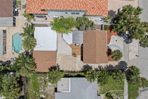 House in Clearwater, Florida 2 bedrooms, 85.19 sq.m. № 1909251 - photo 12