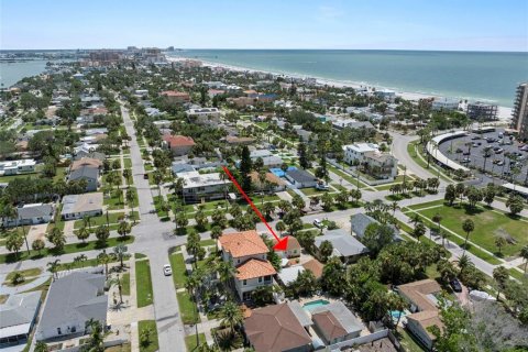 House in Clearwater, Florida 2 bedrooms, 85.19 sq.m. № 1909251 - photo 8