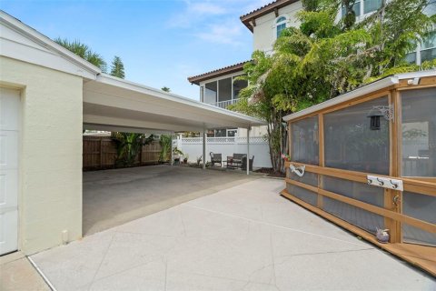 House in Clearwater, Florida 2 bedrooms, 85.19 sq.m. № 1909251 - photo 5