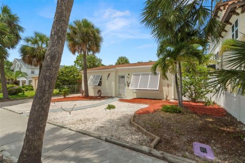 House in Clearwater, Florida 2 bedrooms, 85.19 sq.m. № 1909251 - photo 2