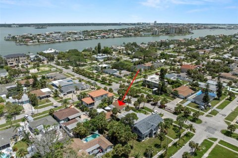 House in Clearwater, Florida 2 bedrooms, 85.19 sq.m. № 1909251 - photo 10