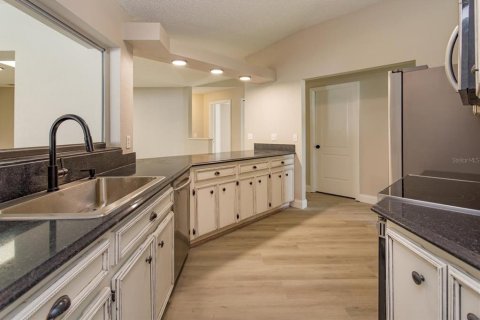 Villa ou maison à vendre à Oviedo, Floride: 4 chambres, 312.06 m2 № 2305224 - photo 10