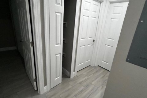 Appartement à louer à St. Lucie, Floride: 2 chambres, 80.36 m2 № 2278814 - photo 4