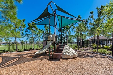 House in Bradenton, Florida 4 bedrooms, 232.72 sq.m. № 1533755 - photo 30