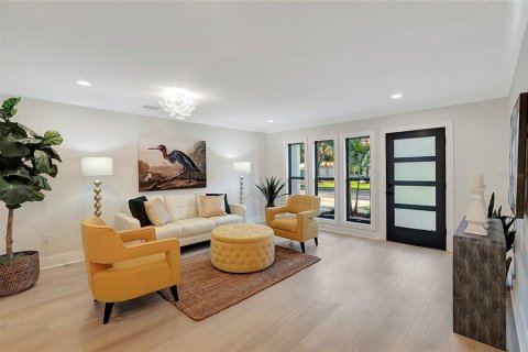 Casa en venta en Tampa, Florida, 4 dormitorios, 209.68 m2 № 1902222 - foto 7