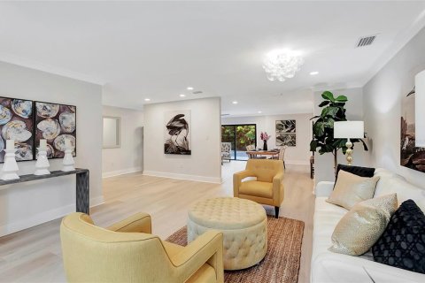 Casa en venta en Tampa, Florida, 4 dormitorios, 209.68 m2 № 1902222 - foto 9