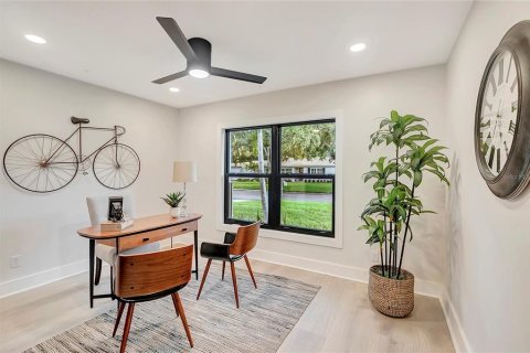 Casa en venta en Tampa, Florida, 4 dormitorios, 209.68 m2 № 1902222 - foto 4