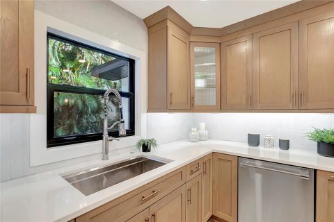 Casa en venta en Tampa, Florida, 4 dormitorios, 209.68 m2 № 1902222 - foto 23