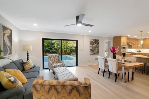 Casa en venta en Tampa, Florida, 4 dormitorios, 209.68 m2 № 1902222 - foto 16