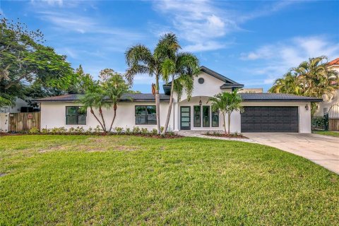 Casa en venta en Tampa, Florida, 4 dormitorios, 209.68 m2 № 1902222 - foto 1