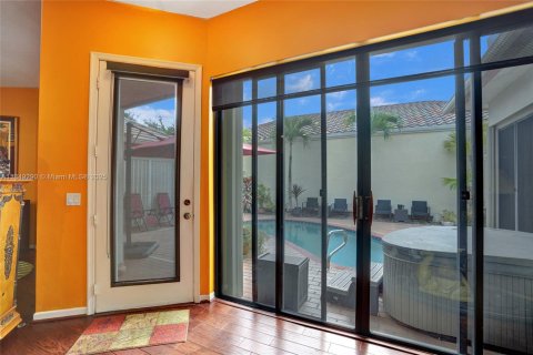 House in Boynton Beach, Florida 3 bedrooms, 157.28 sq.m. № 1937005 - photo 13