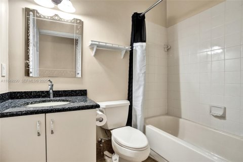 House in Boynton Beach, Florida 3 bedrooms, 157.28 sq.m. № 1937005 - photo 27