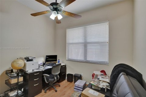 House in Boynton Beach, Florida 3 bedrooms, 157.28 sq.m. № 1937005 - photo 18