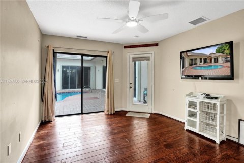 House in Boynton Beach, Florida 3 bedrooms, 157.28 sq.m. № 1937005 - photo 29