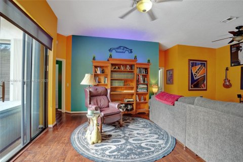 House in Boynton Beach, Florida 3 bedrooms, 157.28 sq.m. № 1937005 - photo 12