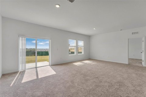 Casa en alquiler en Minneola, Florida, 3 dormitorios, 147.62 m2 № 1909302 - foto 4