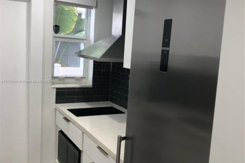 Copropriété à louer à Miami Beach, Floride: 42.74 m2 № 1985252 - photo 18