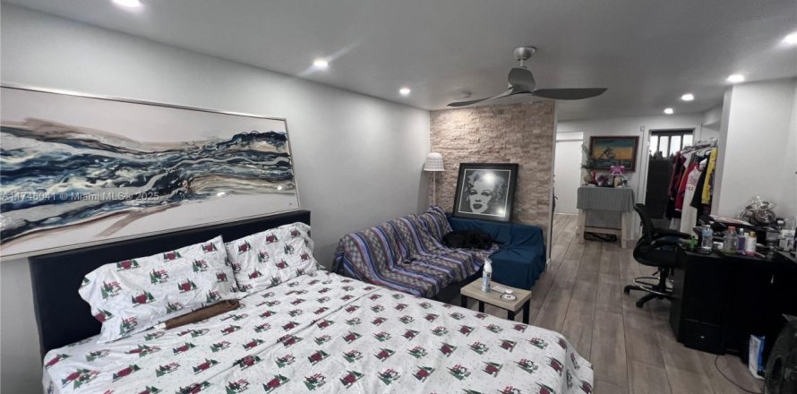 Studio à Condo à Miami Beach, Floride № 1985252