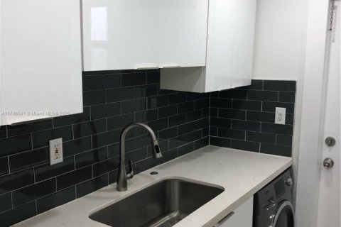 Copropriété à louer à Miami Beach, Floride: 42.74 m2 № 1985252 - photo 19