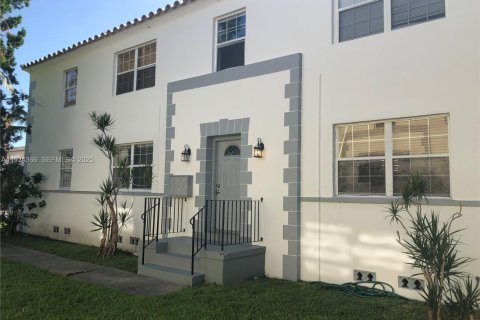 Apartamento en alquiler en Coral Gables, Florida, 2 dormitorios, 83.61 m2 № 1993645 - foto 10